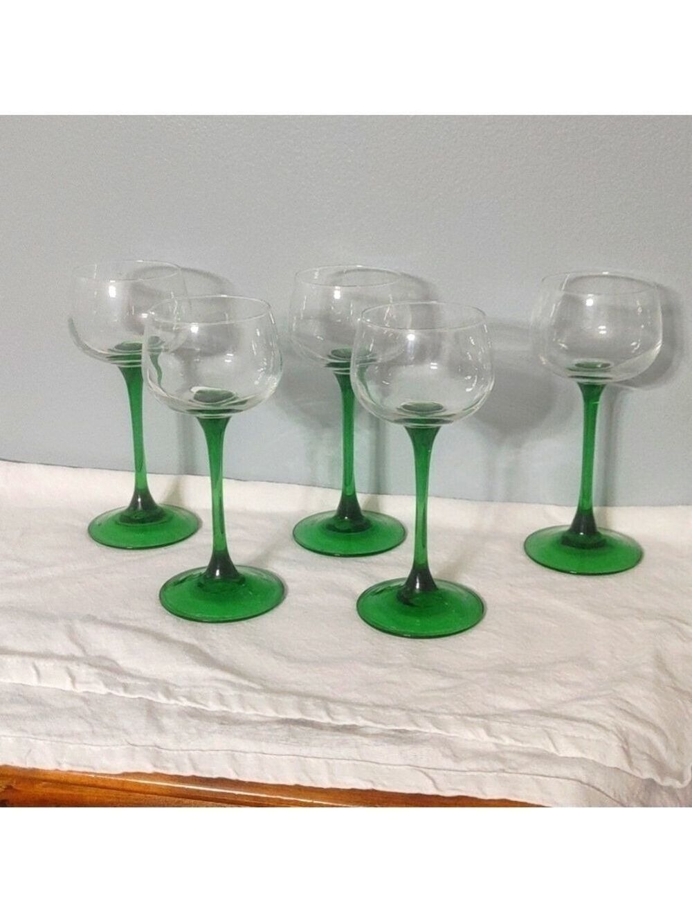 Set of 5 Beautiful French Crystal Wine Glasses, Luminarc Glassware France 60-70